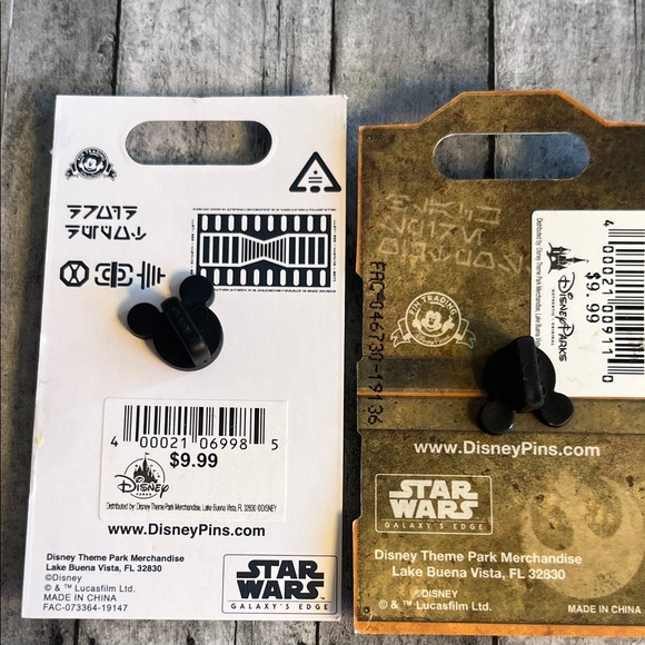 Open Edition Droid Depot and Resistance Fighter Pins - Picture 2 of 2